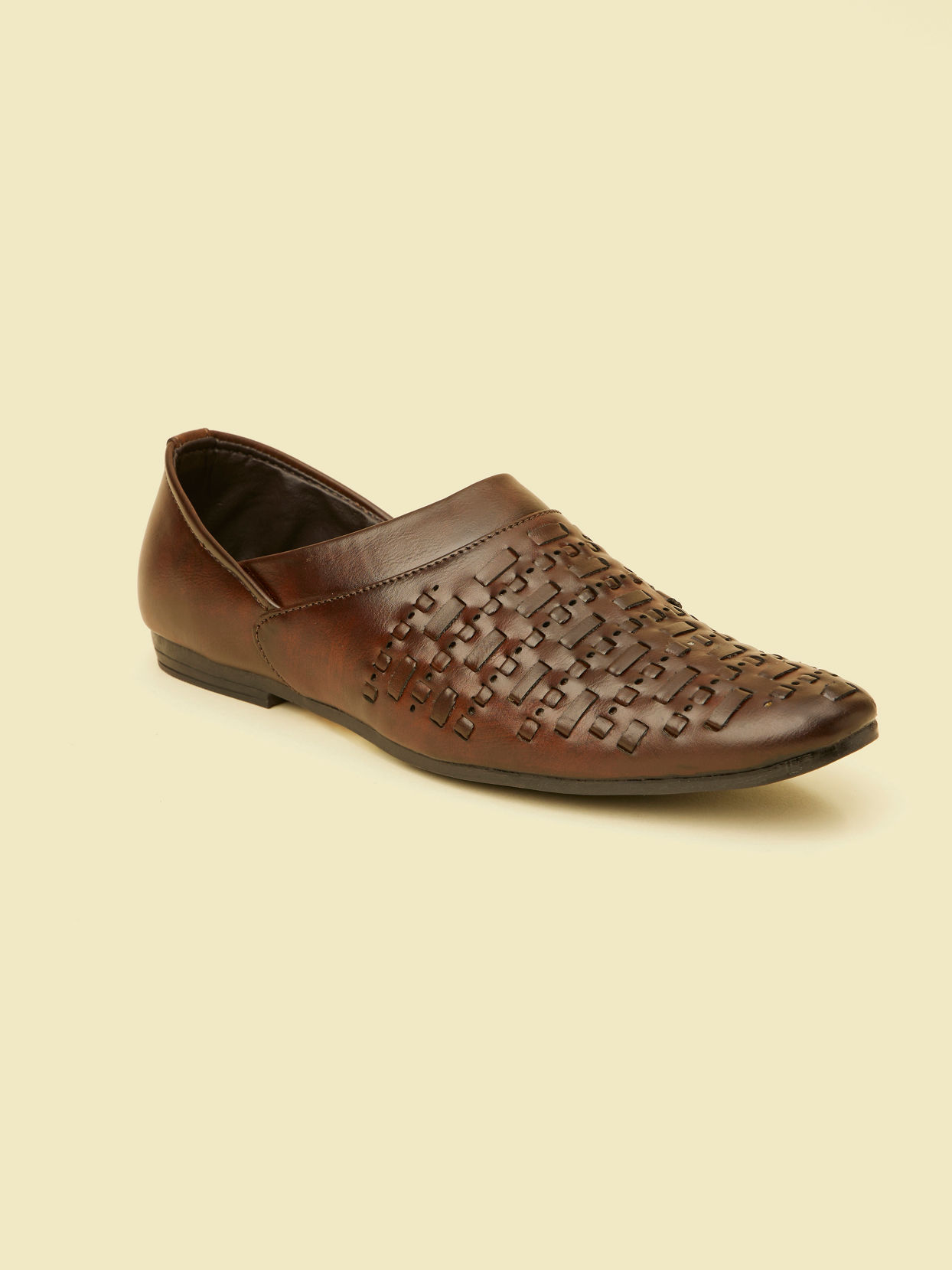 alt message - Manyavar Men Dark Brown Loafer Style Shoes image number 2